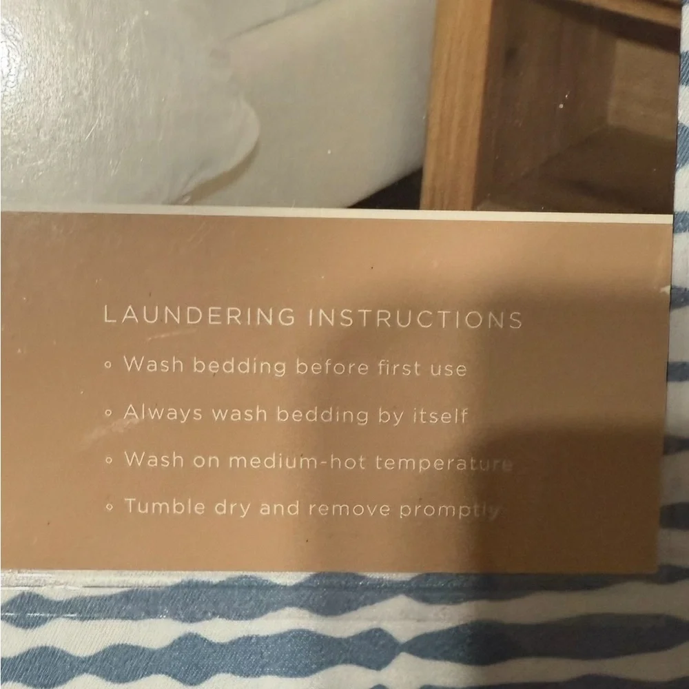 Jennifer Adams 💙🤍LUX Collection Duvet Set